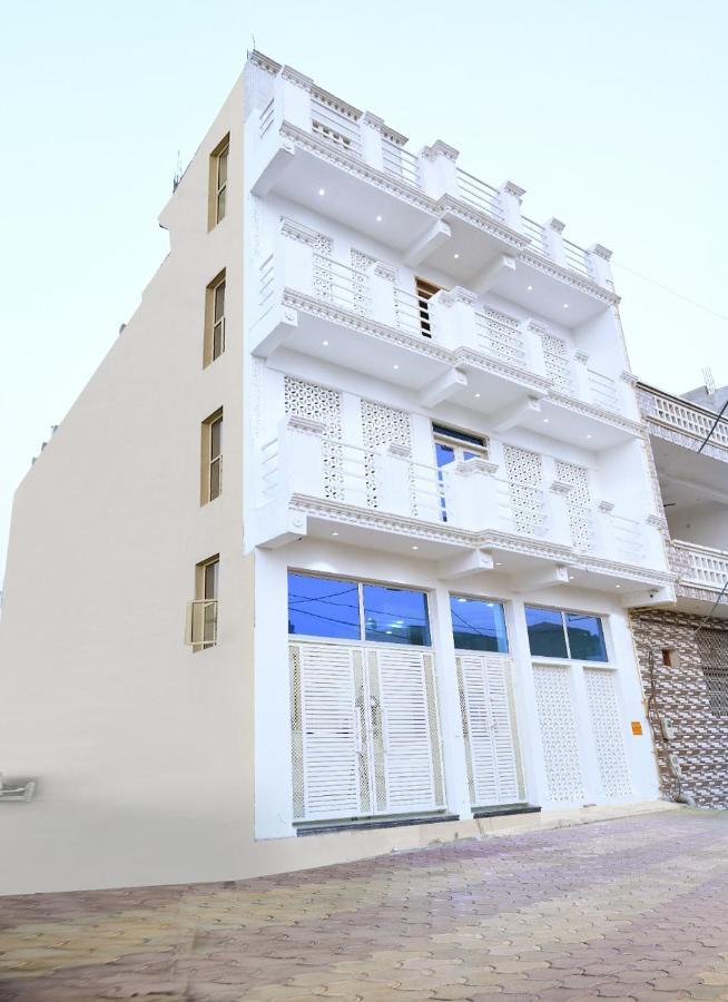 Hn Palace Homestay Agra  Bagian luar foto