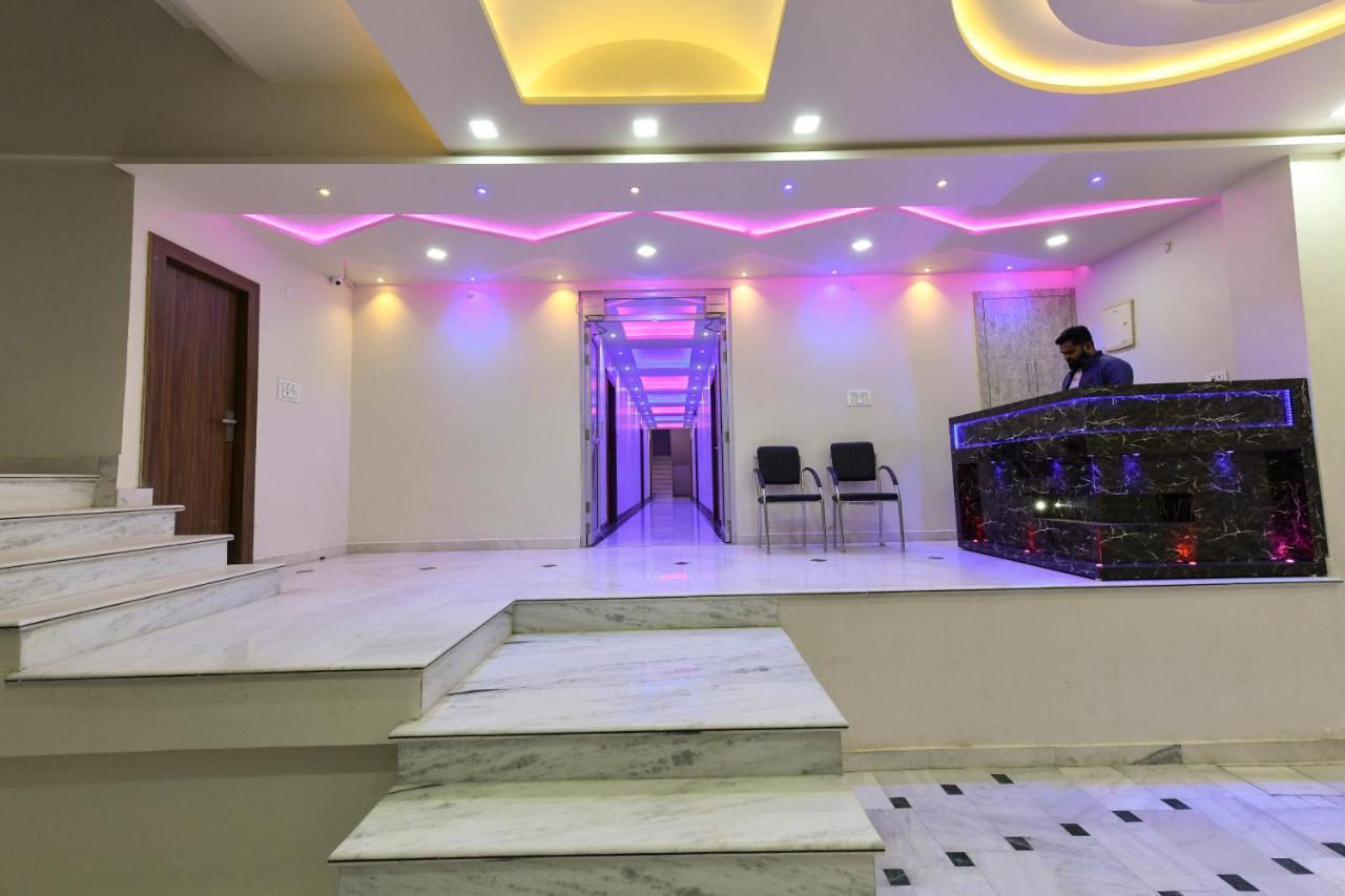 Hn Palace Homestay Agra  Bagian luar foto