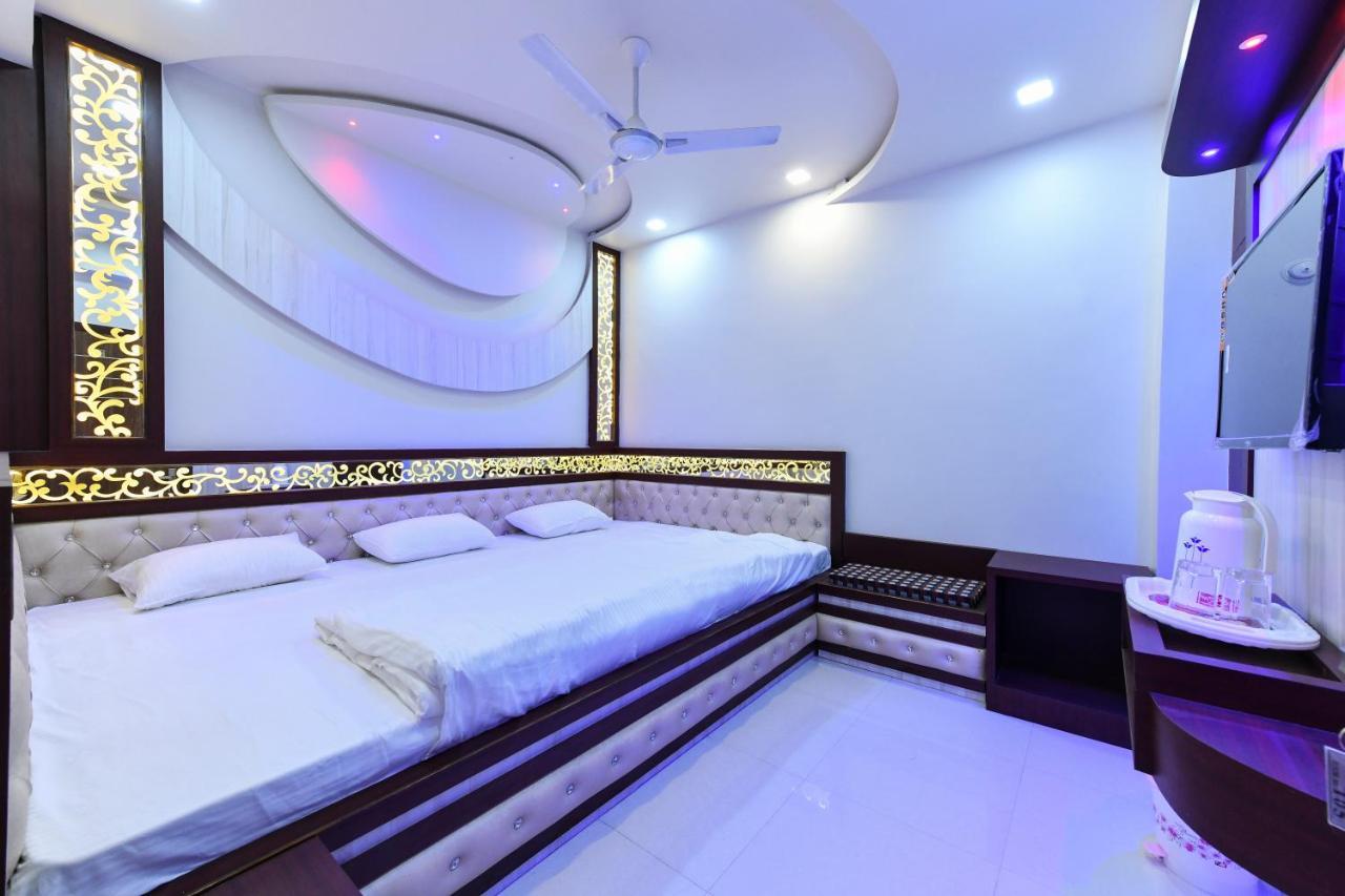 Hn Palace Homestay Agra  Bagian luar foto