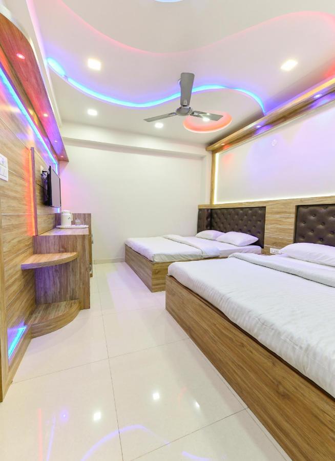 Hn Palace Homestay Agra  Bagian luar foto