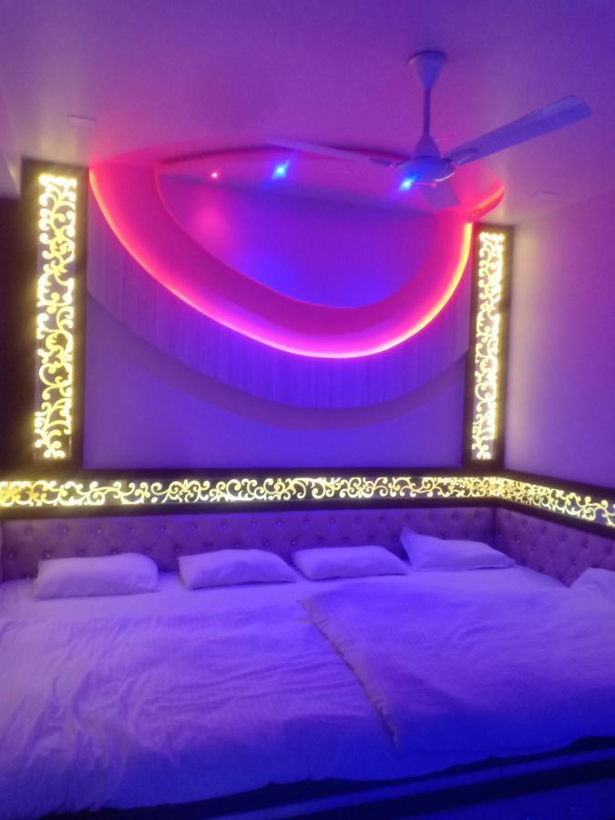 Hn Palace Homestay Agra  Bagian luar foto