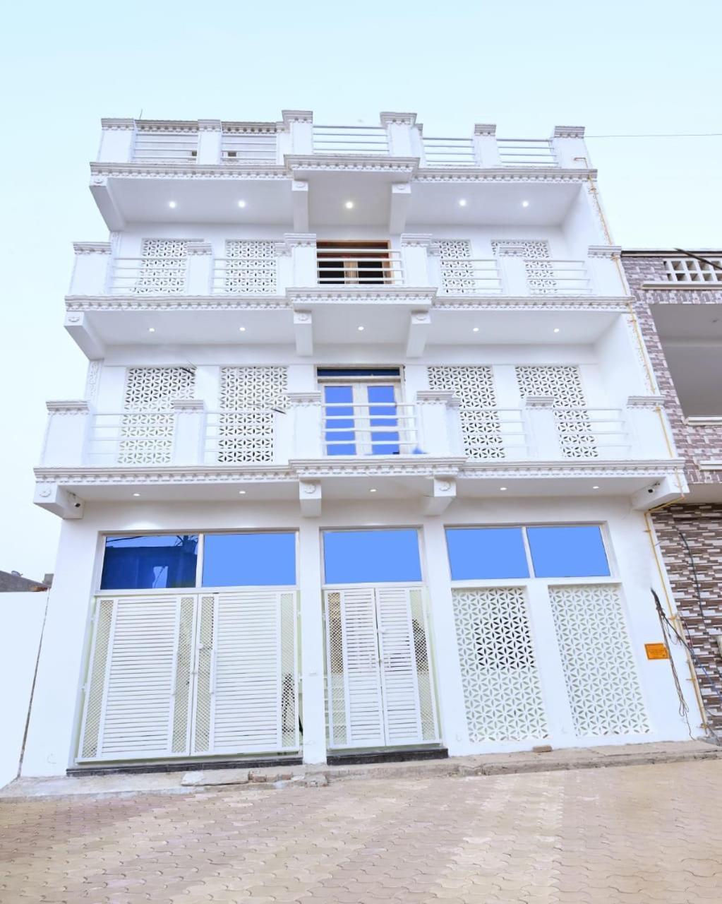 Hn Palace Homestay Agra  Bagian luar foto